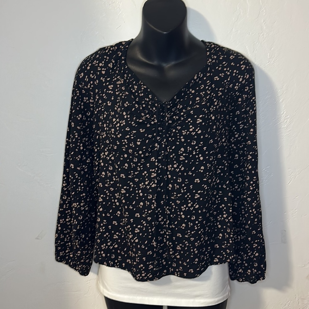 Urban Romantics black cheetah print blouse L